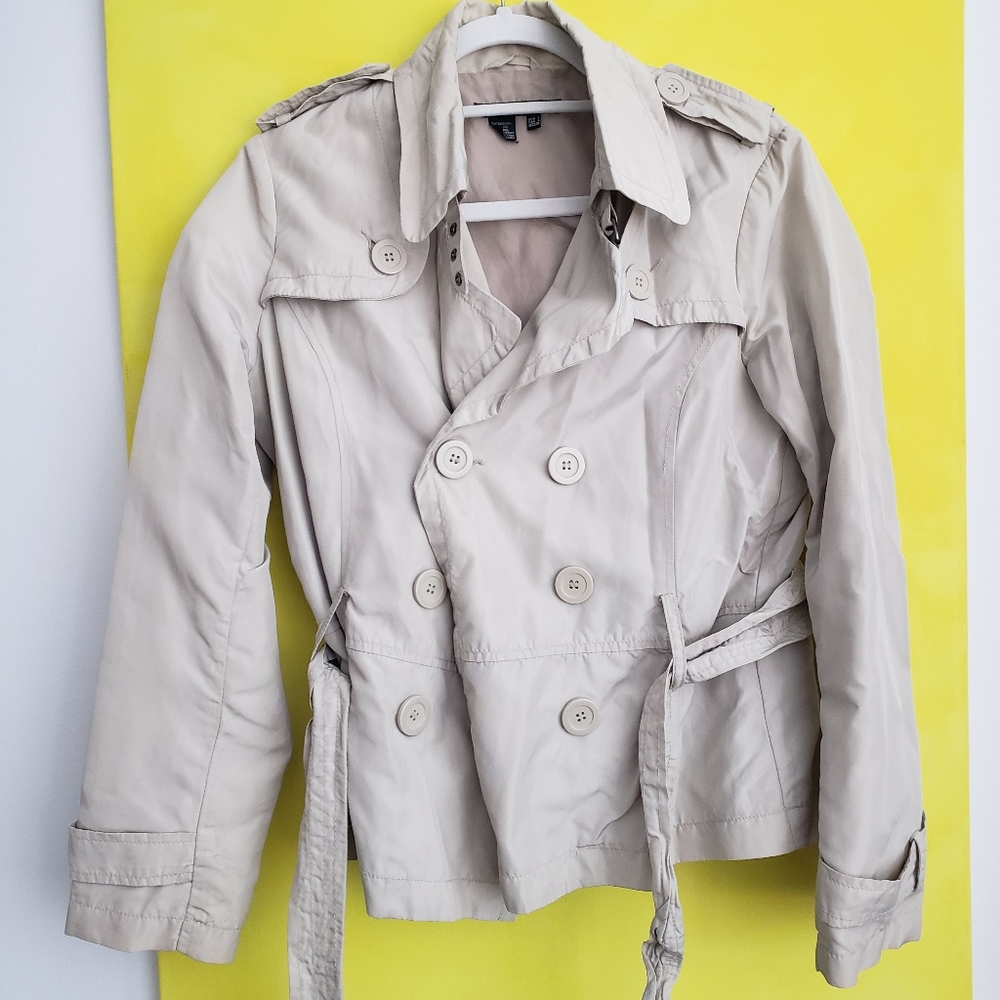Zara short trench coat. Button up w/ belt. Large - Picture 12 of 12